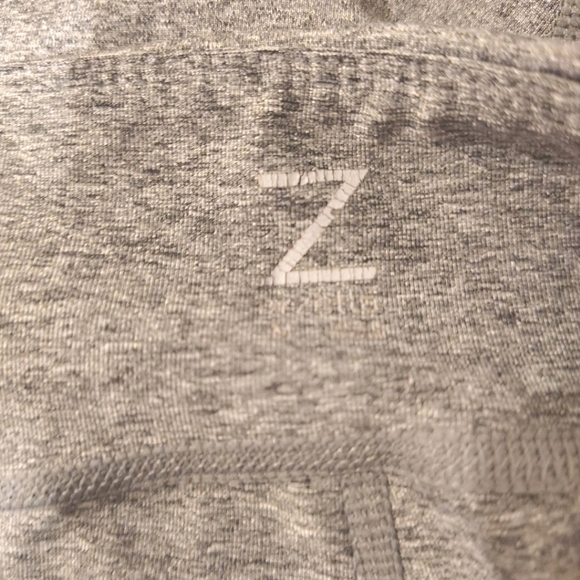 Z By Zella Gray Capris With Mesh Accents - Picture 4 of 4